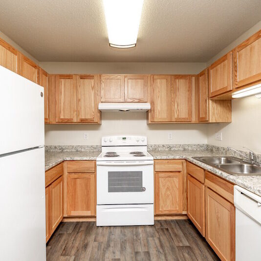 3855 Pineview Place, Waterloo, IA