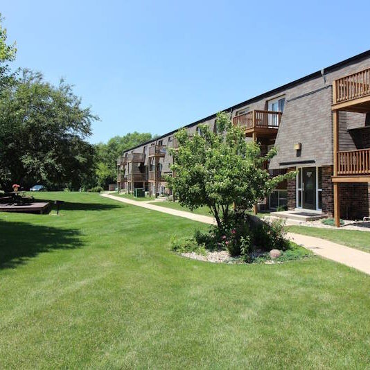 2206 Thunder Ridge Blvd, Cedar Falls, IA